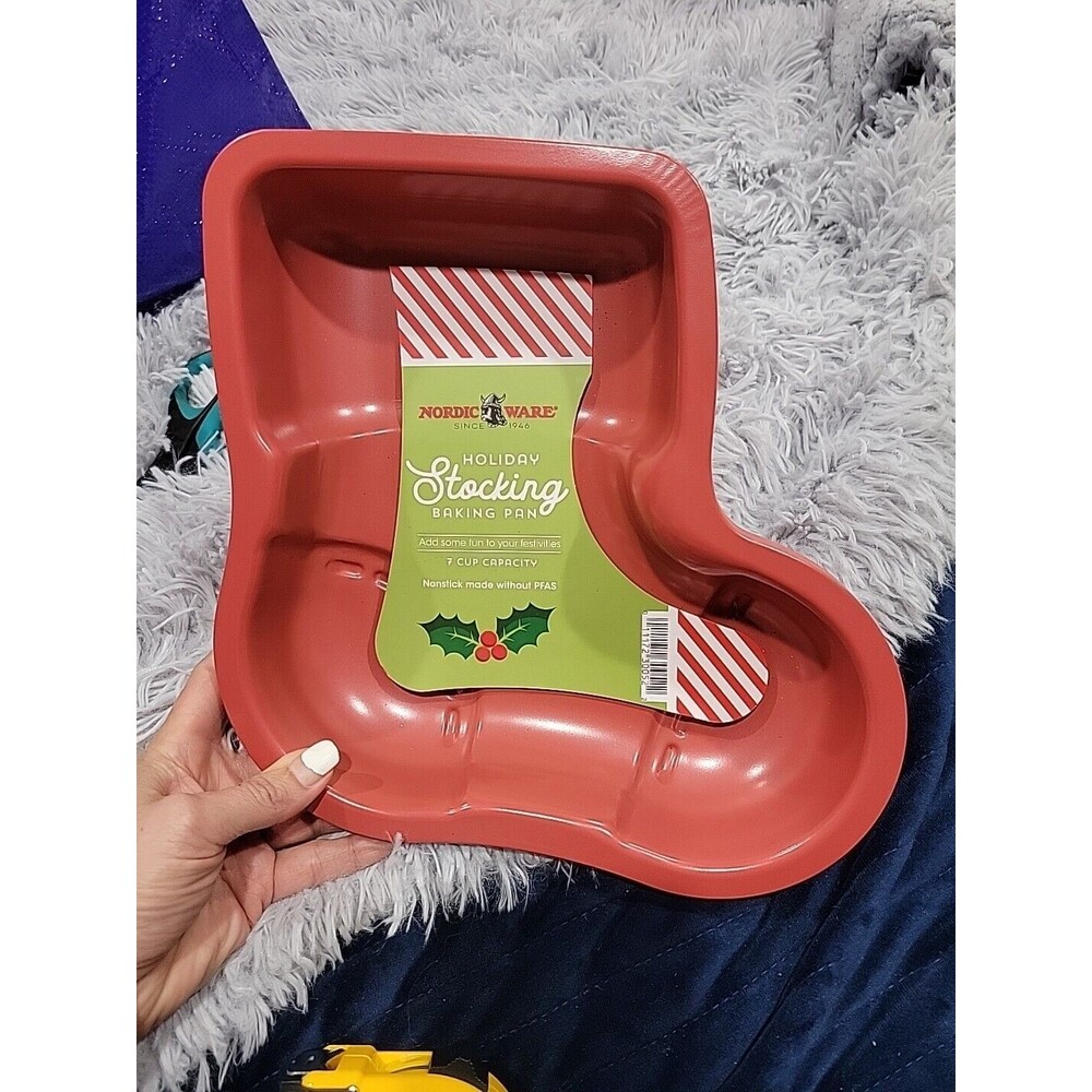 NEW Nordic Ware Holiday Stocking Baking Pan 7 Cup Capacity Made Without PFAS